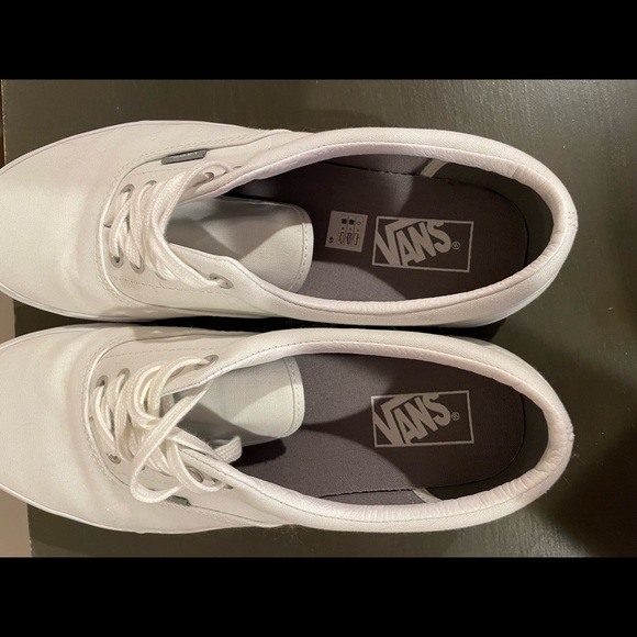 Vans Off the Wall Men’s White Sneakers Size 11 - Picture 3 of 4